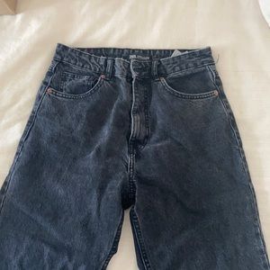 trendy black mom jeans!